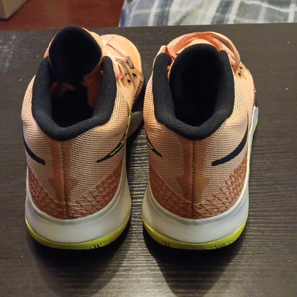 Nike Kyrie Flytrap 6 Orange Trance Yellow Strike Mens SZ 10 Womens SZ 11.5 NWOT - Picture 5 of 9